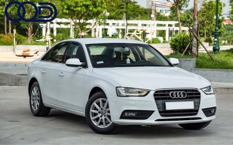 cho thuê xe hạng sang tự lái Audi A4 trắng